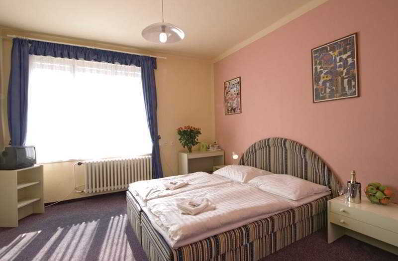 Hotel Stirka Praga Quarto foto