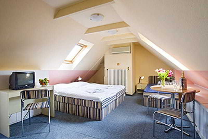 Hotel Stirka Praga Quarto foto